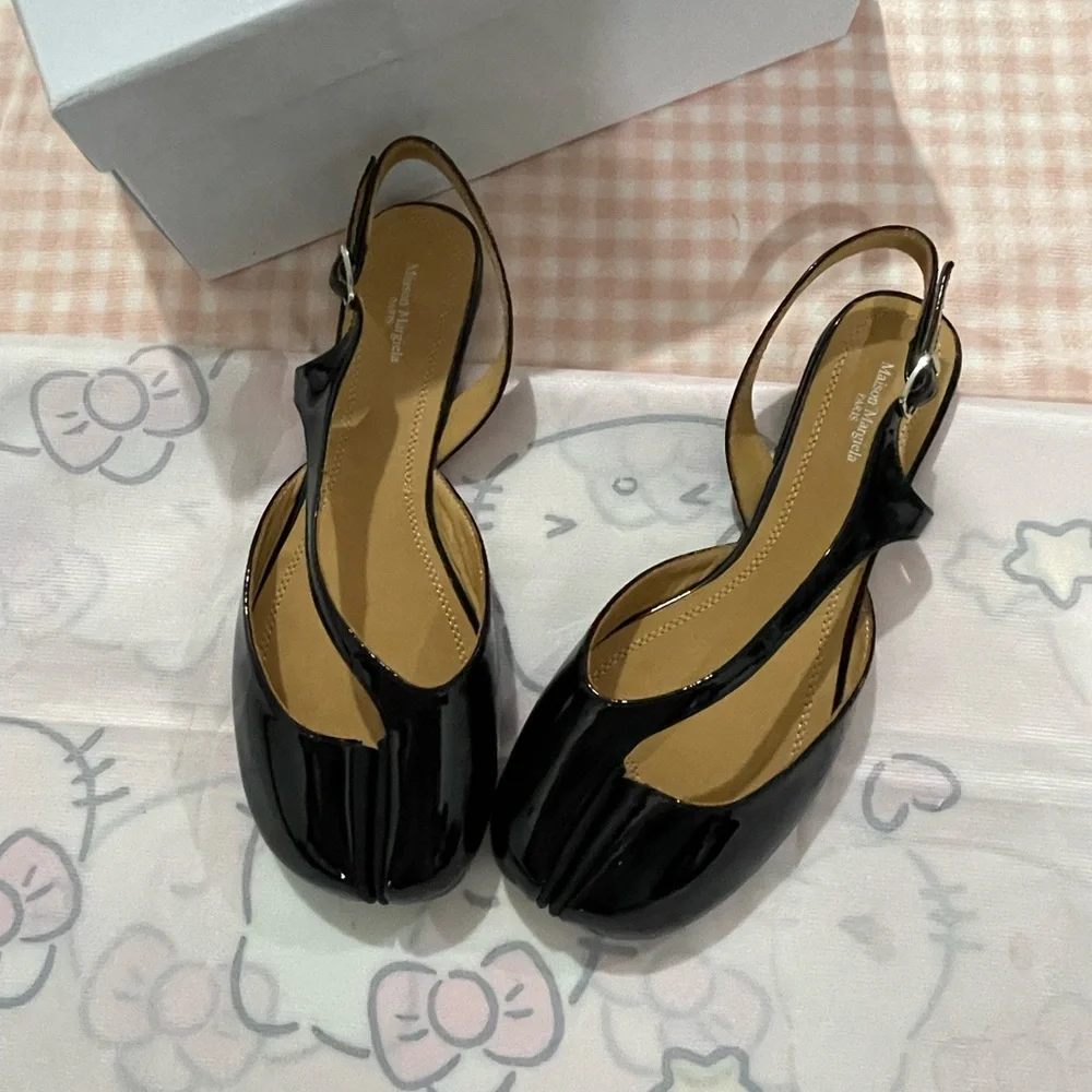 Maison Martin Margiela Black Patent Slingback Flats - Picture 2 of 12